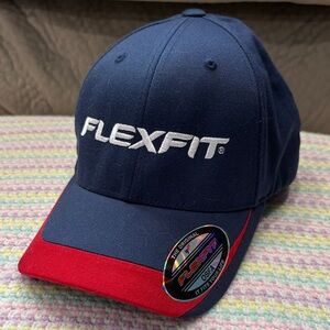 NWT FLEXFIT The Original "It Fits Your Life" Navy Red Baseball Cap Size OSFA !